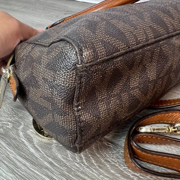 Michael Kors Jet Set Travel XS Duffle Bag Chocolate Brown MK - Picture 5 of 9